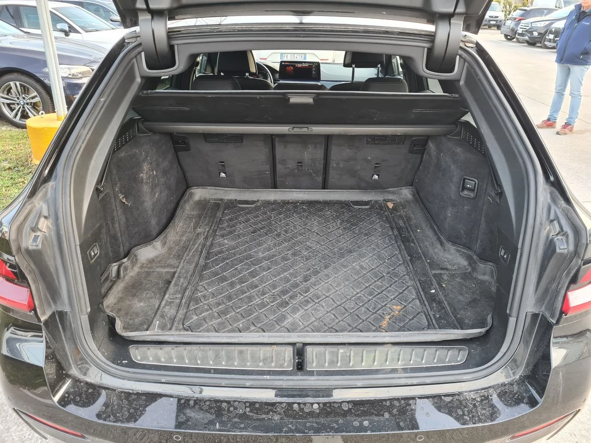 BMW 530 2022г. M Sport - xDrive -199.050 km, снимка 5 - Автомобили и джипове - 54019099