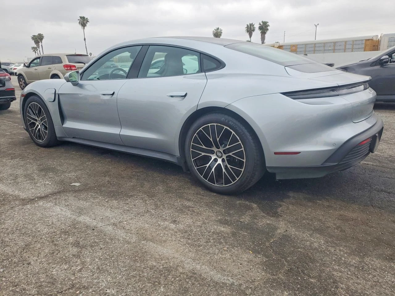 Porsche Taycan Rear-Wheel Drive, снимка 2 - Автомобили и джипове - 54315374