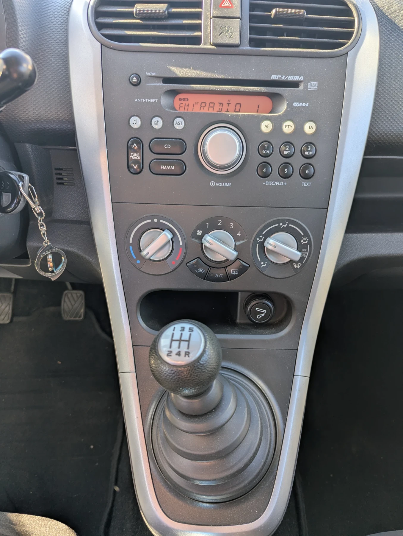 Suzuki Splash 1.2 GLS, снимка 10 - Автомобили и джипове - 54335272