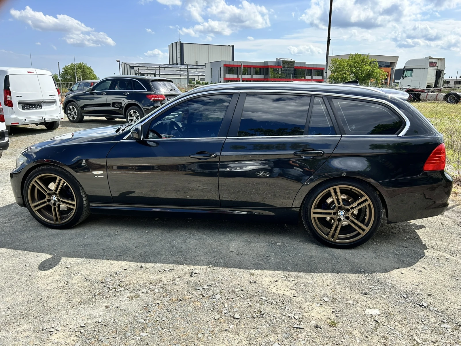 BMW 320 D* xDrive* Automat* Facelift* Navi* Кожа* Xenon, снимка 2 - Автомобили и джипове - 54651600