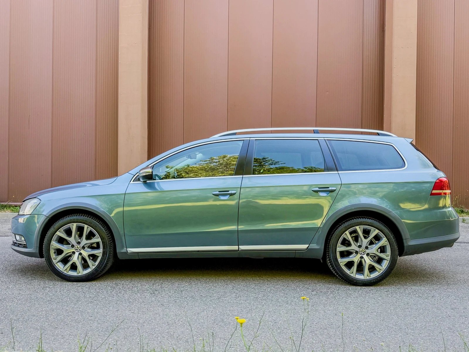 VW Passat 2.0D 4х4 177к.с. МАСАЖ/ОБДУХВАНЕ ГАРАНЦИЯ 6 МЕСЕЦА, снимка 2 - Автомобили и джипове - 55243176