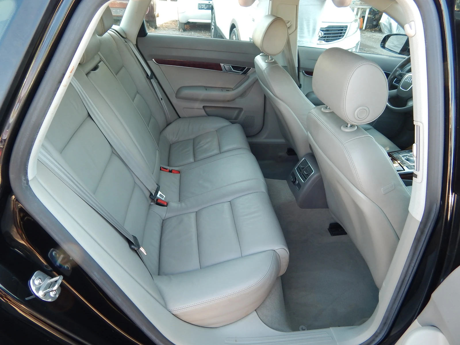 Audi A6 3.0D* 257000km.* СЕРВИЗНИ ДОКУМЕНТИ* , снимка 15 - Автомобили и джипове - 55248532