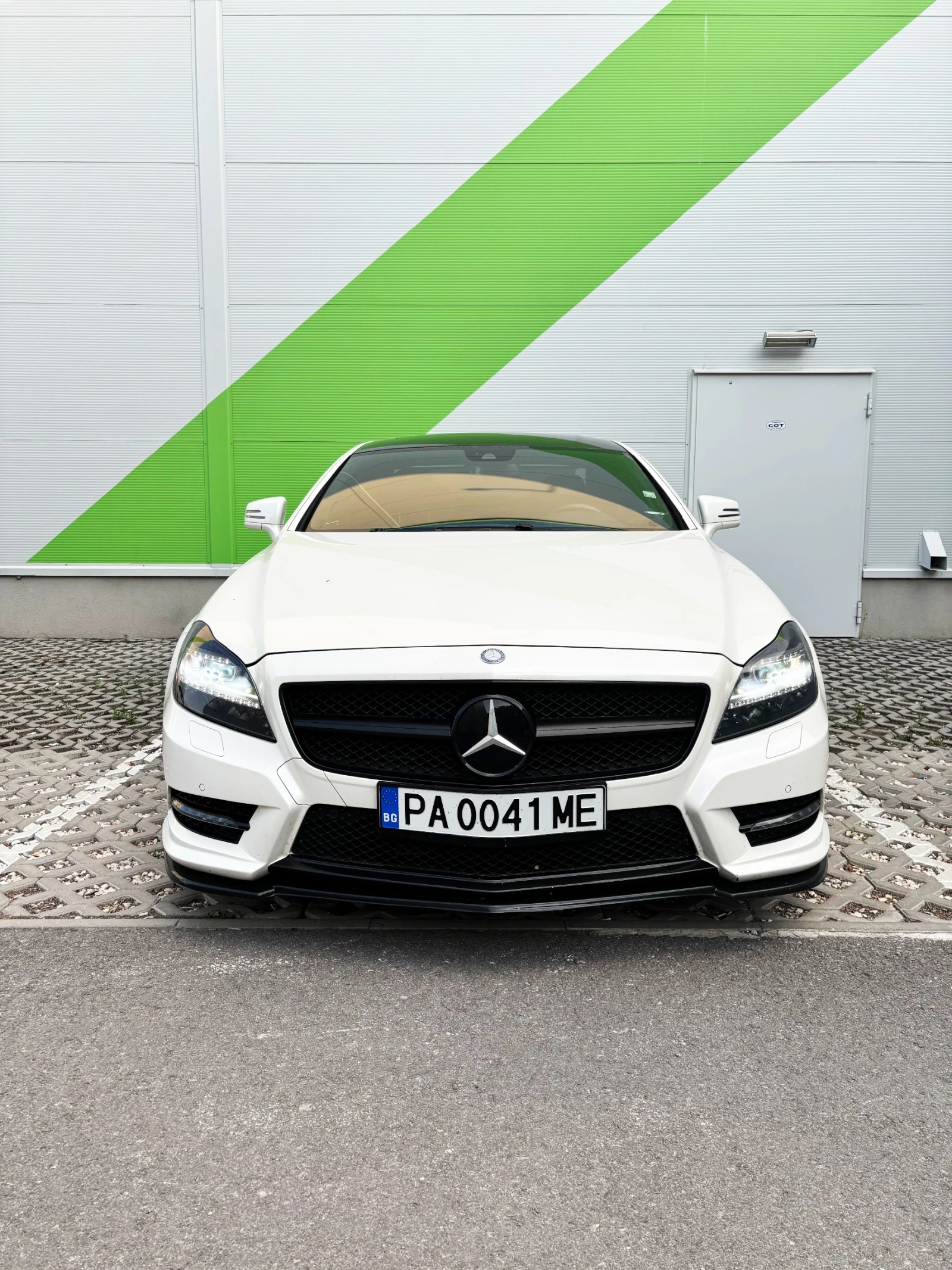 Mercedes-Benz CLS 500 550 AMG / Масаж / Подгрев / Обдухване, снимка 2 - Автомобили и джипове - 55432258