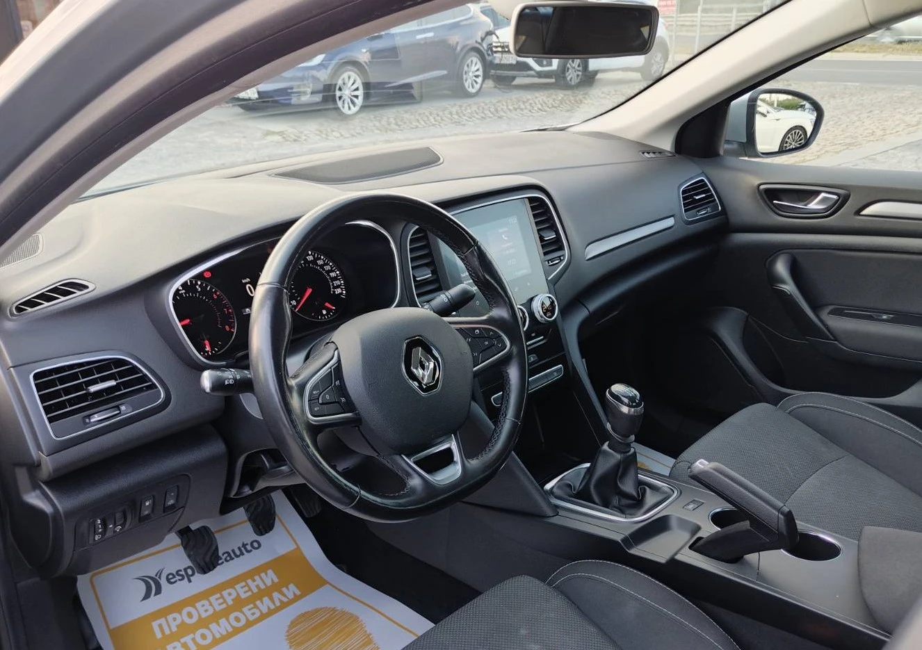 Renault Megane 1.3Tce/140к.с./ZEN, снимка 12 - Автомобили и джипове - 56041140