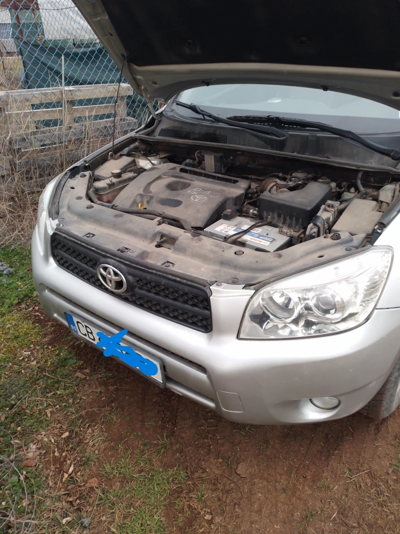 Toyota Rav4 2.2 D4D, снимка 14 - Автомобили и джипове - 48953078