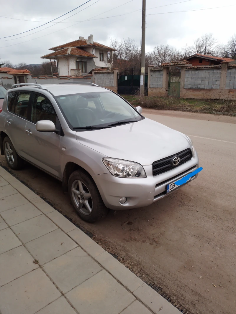 Toyota Rav4 2.2 D4D, снимка 2 - Автомобили и джипове - 48953078