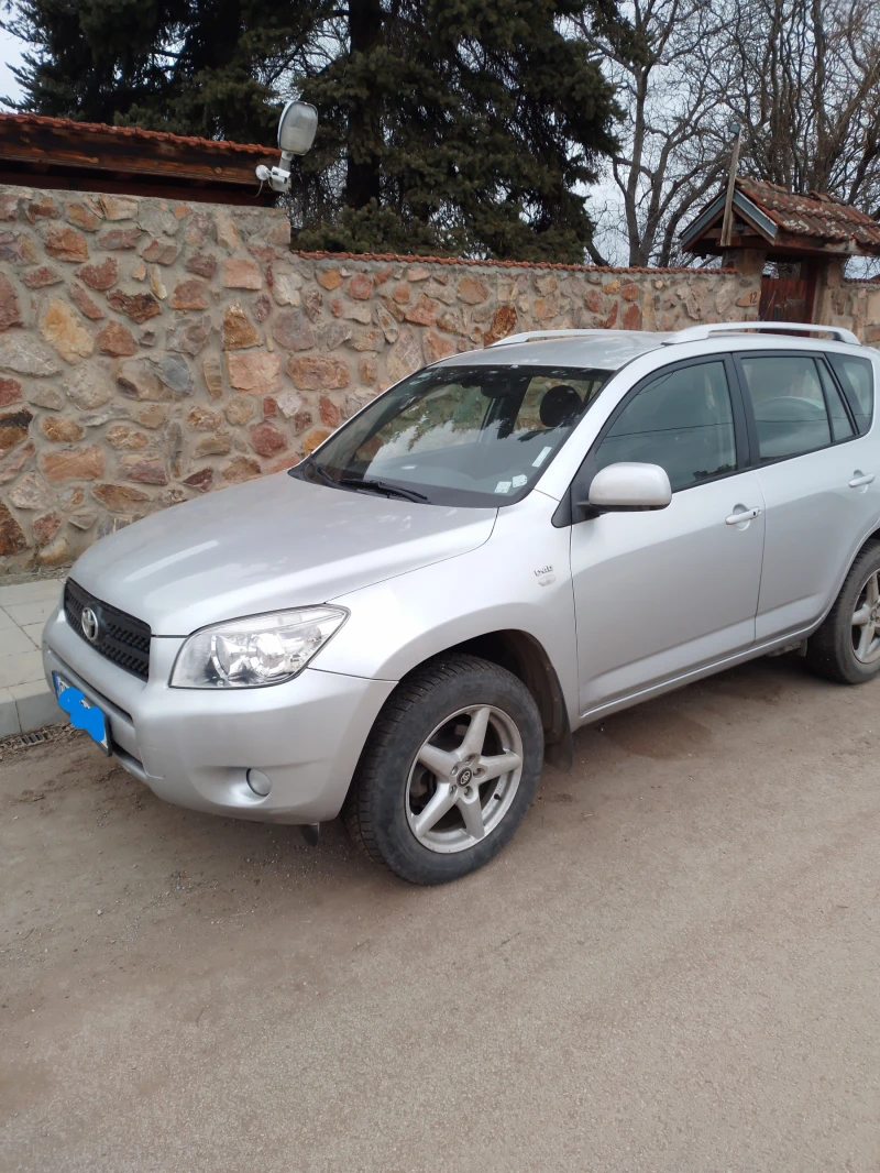 Toyota Rav4 2.2 D4D, снимка 1 - Автомобили и джипове - 48953078