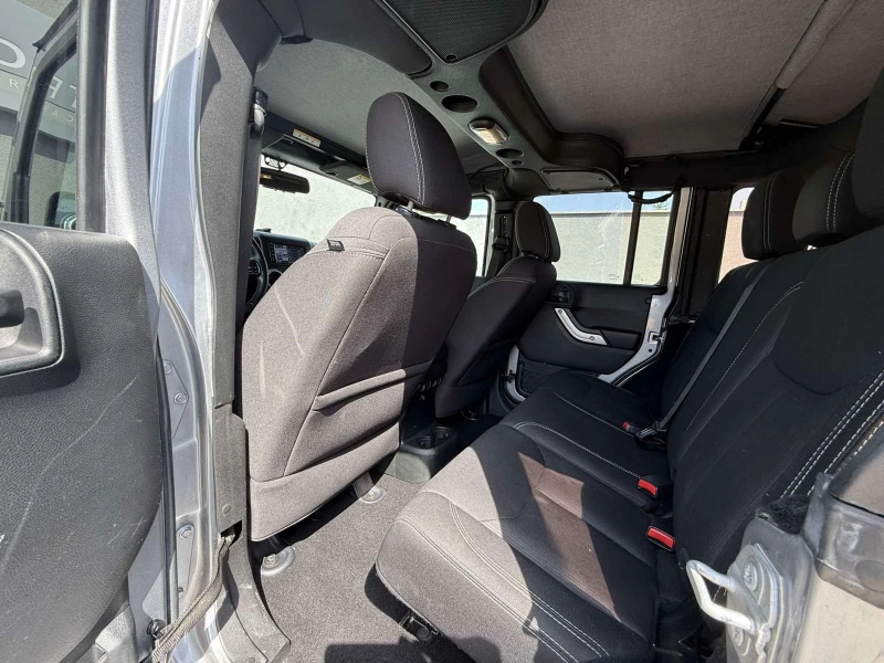 Jeep Wrangler 2.8 CRDi UNLIMITED SAHARA, снимка 16 - Автомобили и джипове - 51542700