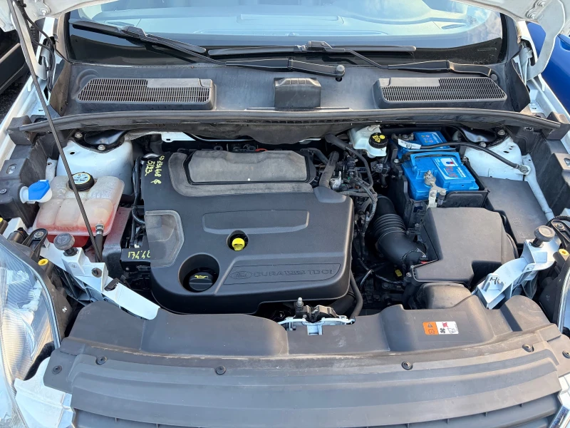 Ford Kuga 4х4 Реални километри TOP АВТОМОБИЛ, снимка 10 - Автомобили и джипове - 52011940