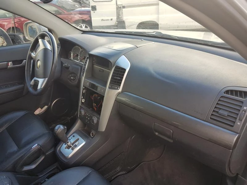 Chevrolet Captiva 3.2i.avtomat.nova., снимка 8 - Автомобили и джипове - 35782382