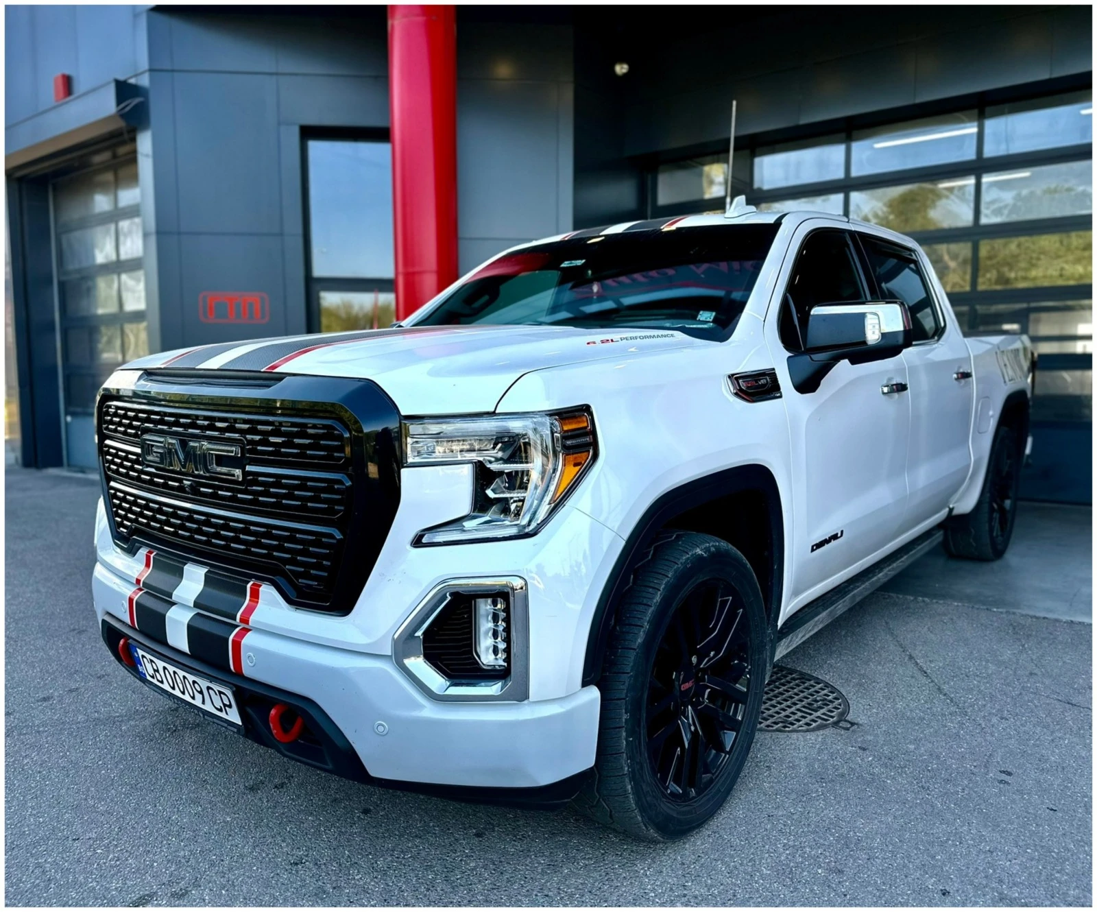 Gmc Sierra Denali 6.2 V8 - изображение 3