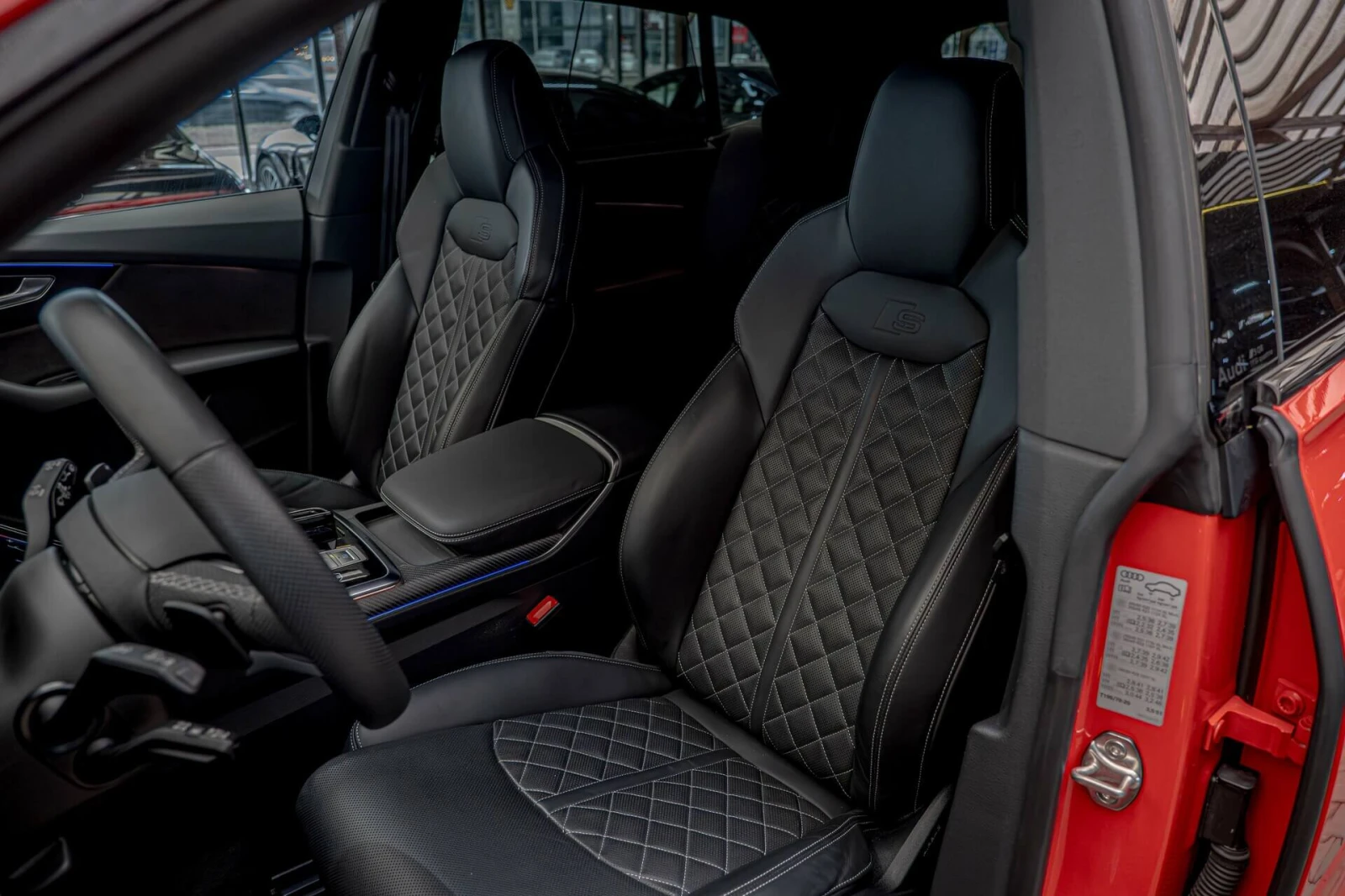 Audi SQ8 4.0TFSI/Bang&Olufsen/3D Камера/Обдухване/Дистроник - изображение 10