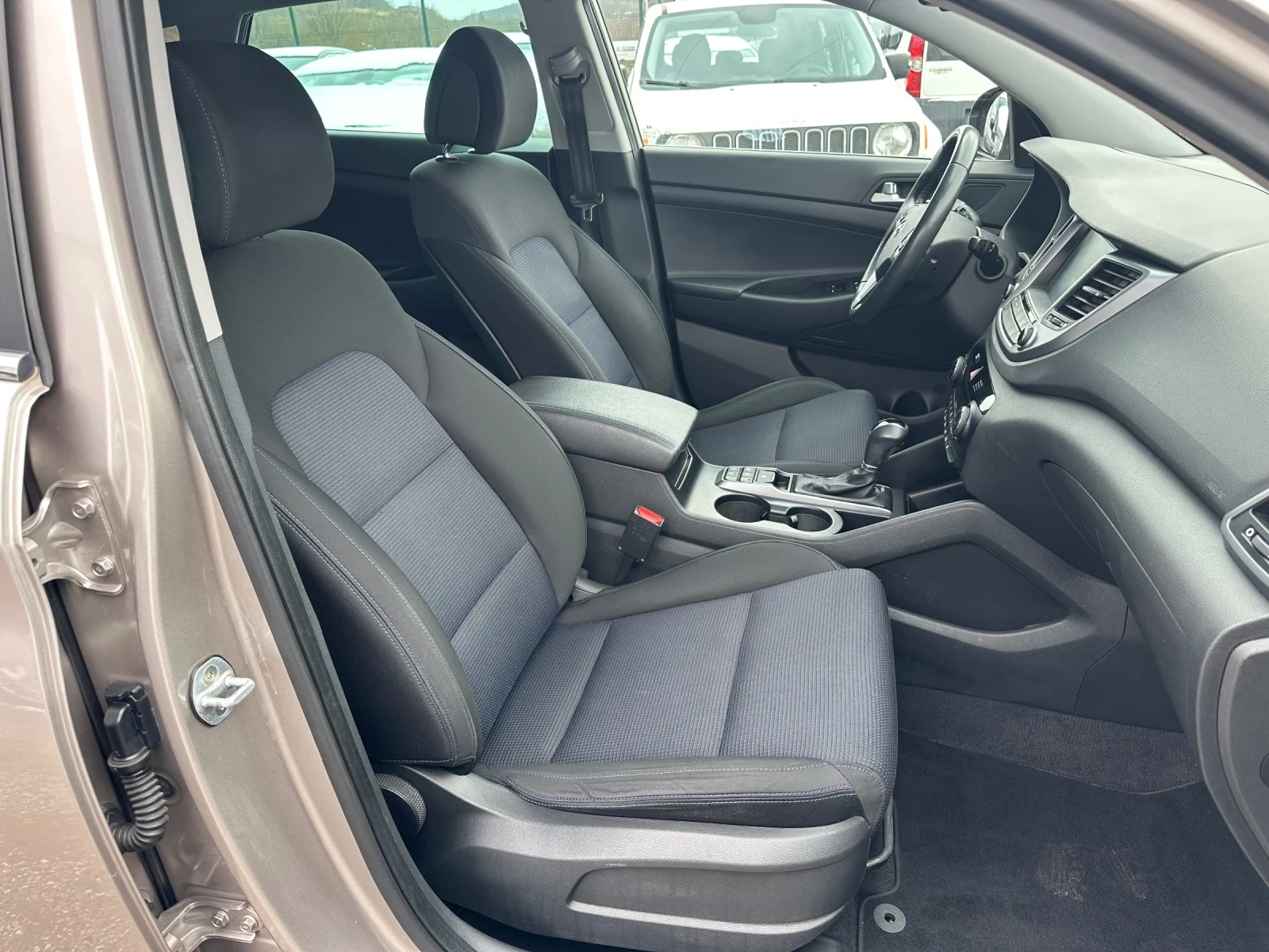 Hyundai Tucson 1.7CRDI-XPOSSIBLE-��������-����-������-�������� | Mobile.bg � ����������� 16