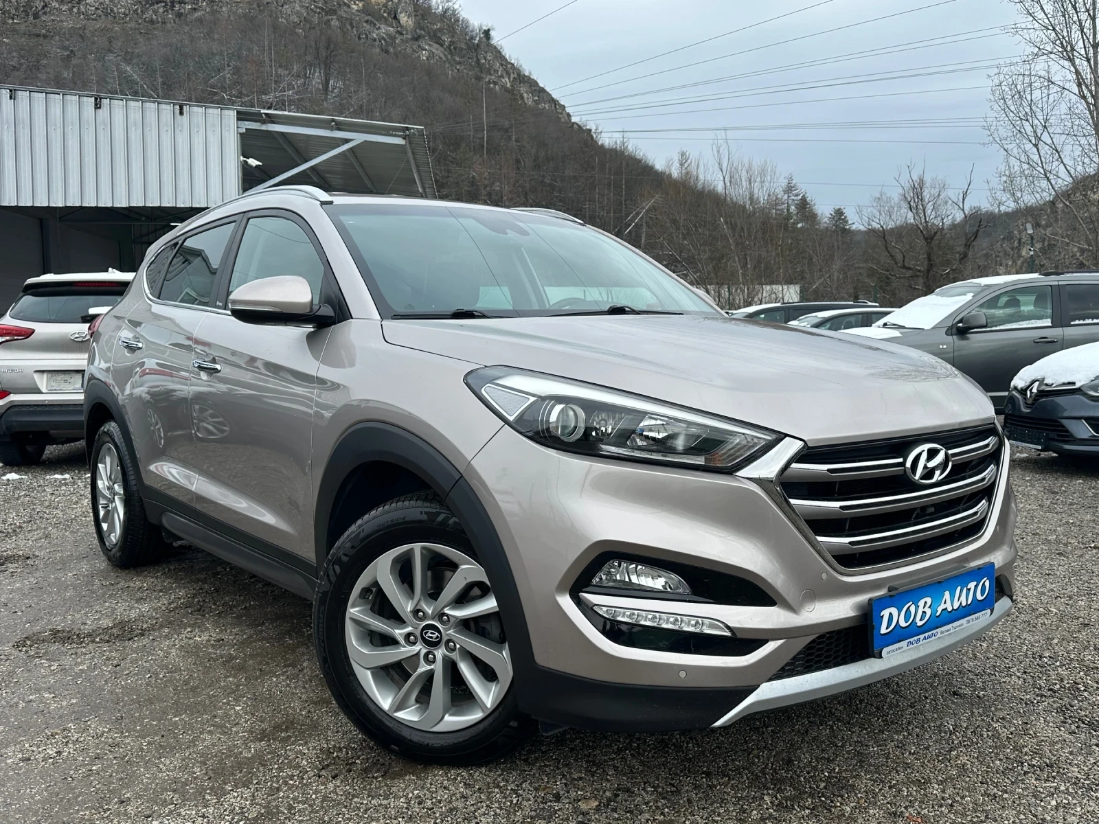 Hyundai Tucson 1.7CRDI-XPOSSIBLE-ОБСЛУЖЕН-НАВИ-КАМЕРА-ПОДГРЕВИ - изображение 7