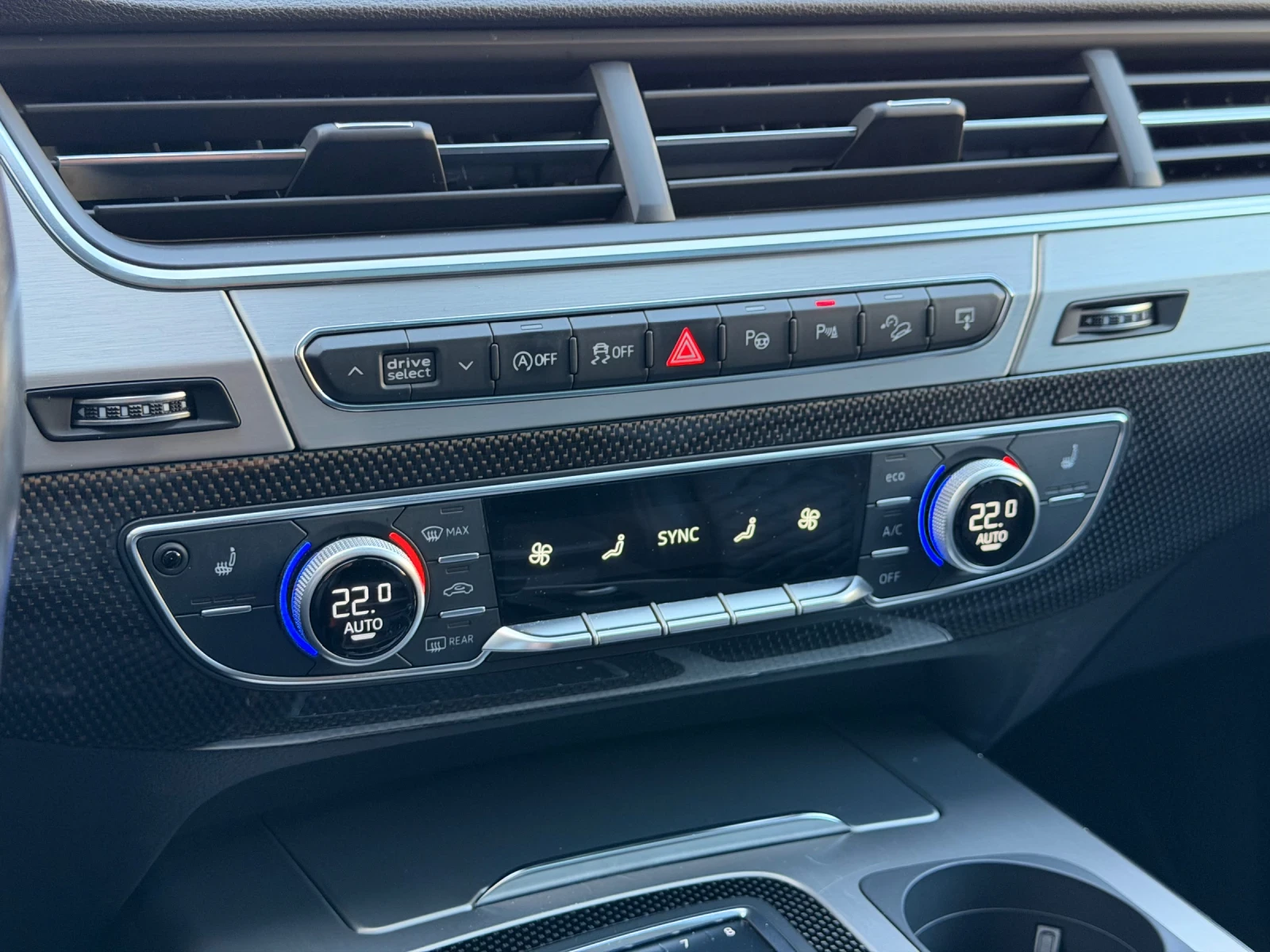 Audi SQ7 ПОДГРЕВ / ВЕНТИЛАЦИЯ / B&O / HEAD-UP, снимка 15 - Автомобили и джипове - 53857819