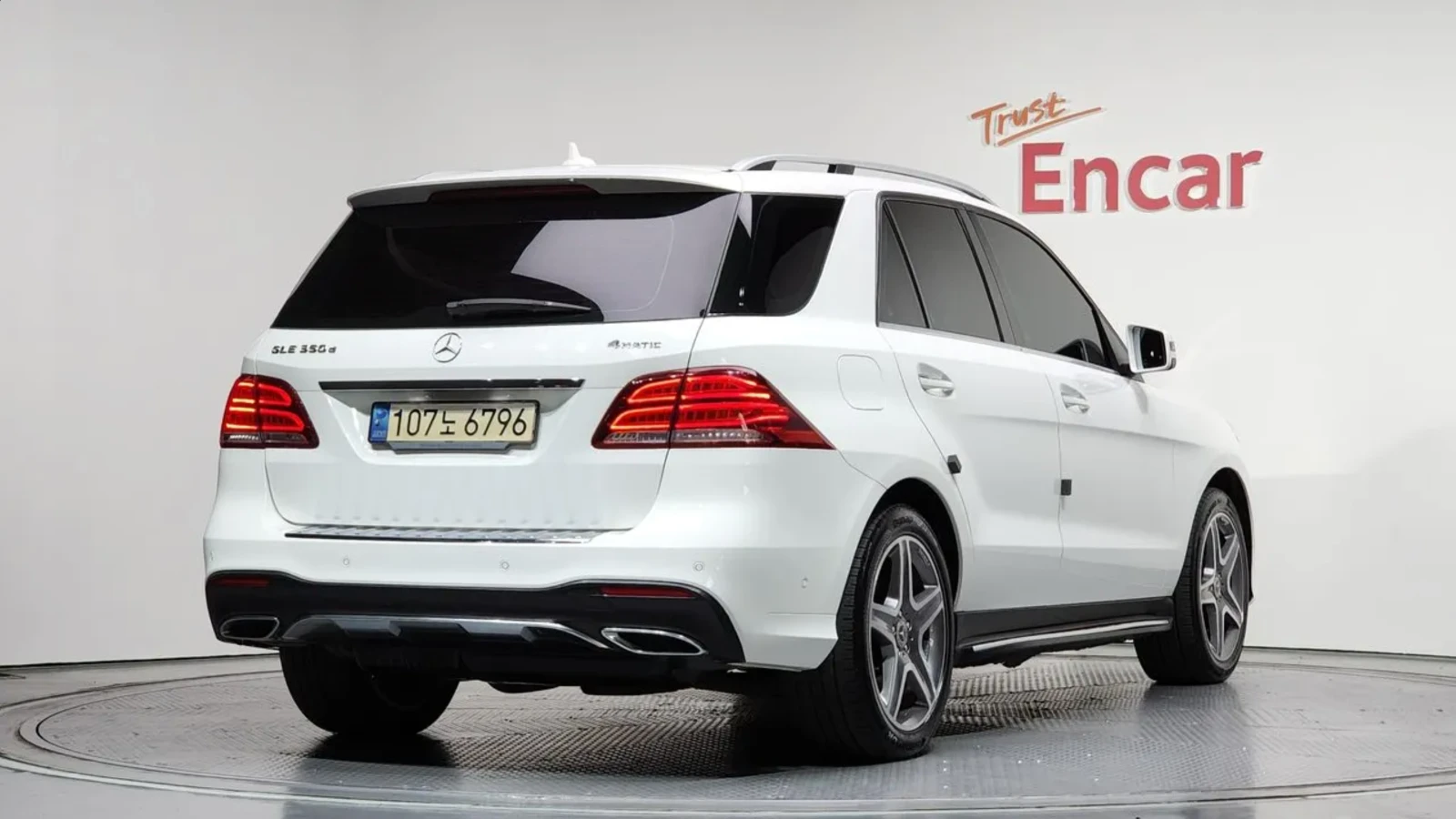 Mercedes-Benz GLE 350d PREMIUM | 4MATIC | 360 КАМЕРА | AMG-LINE | , снимка 3 - Автомобили и джипове - 54591321