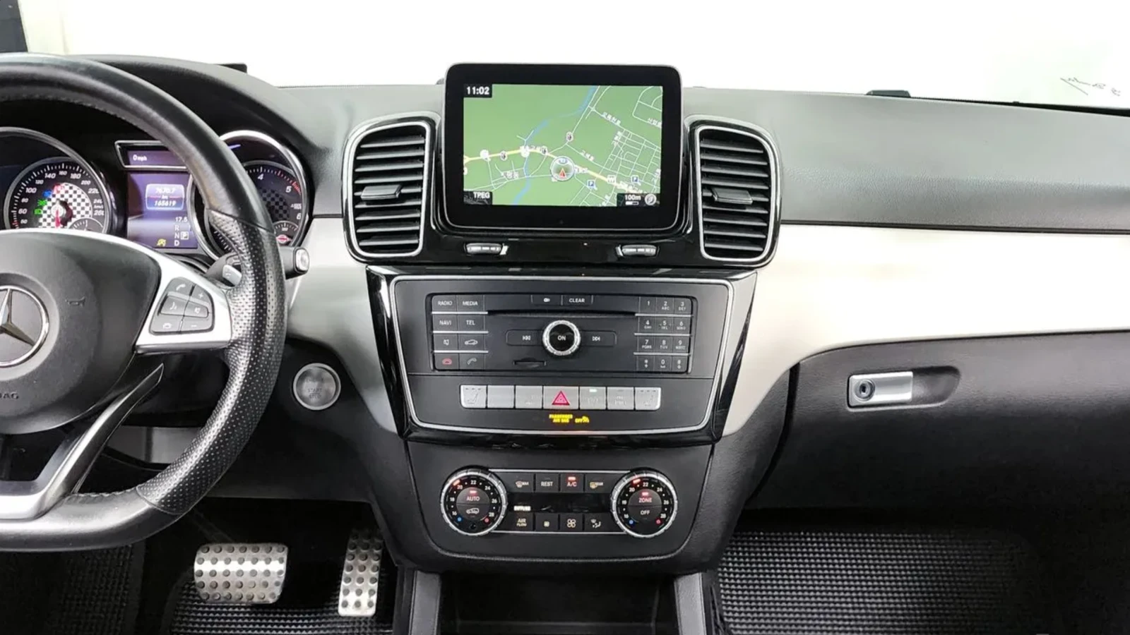 Mercedes-Benz GLE 350d PREMIUM | 4MATIC | 360 КАМЕРА | AMG-LINE | , снимка 13 - Автомобили и джипове - 54591321