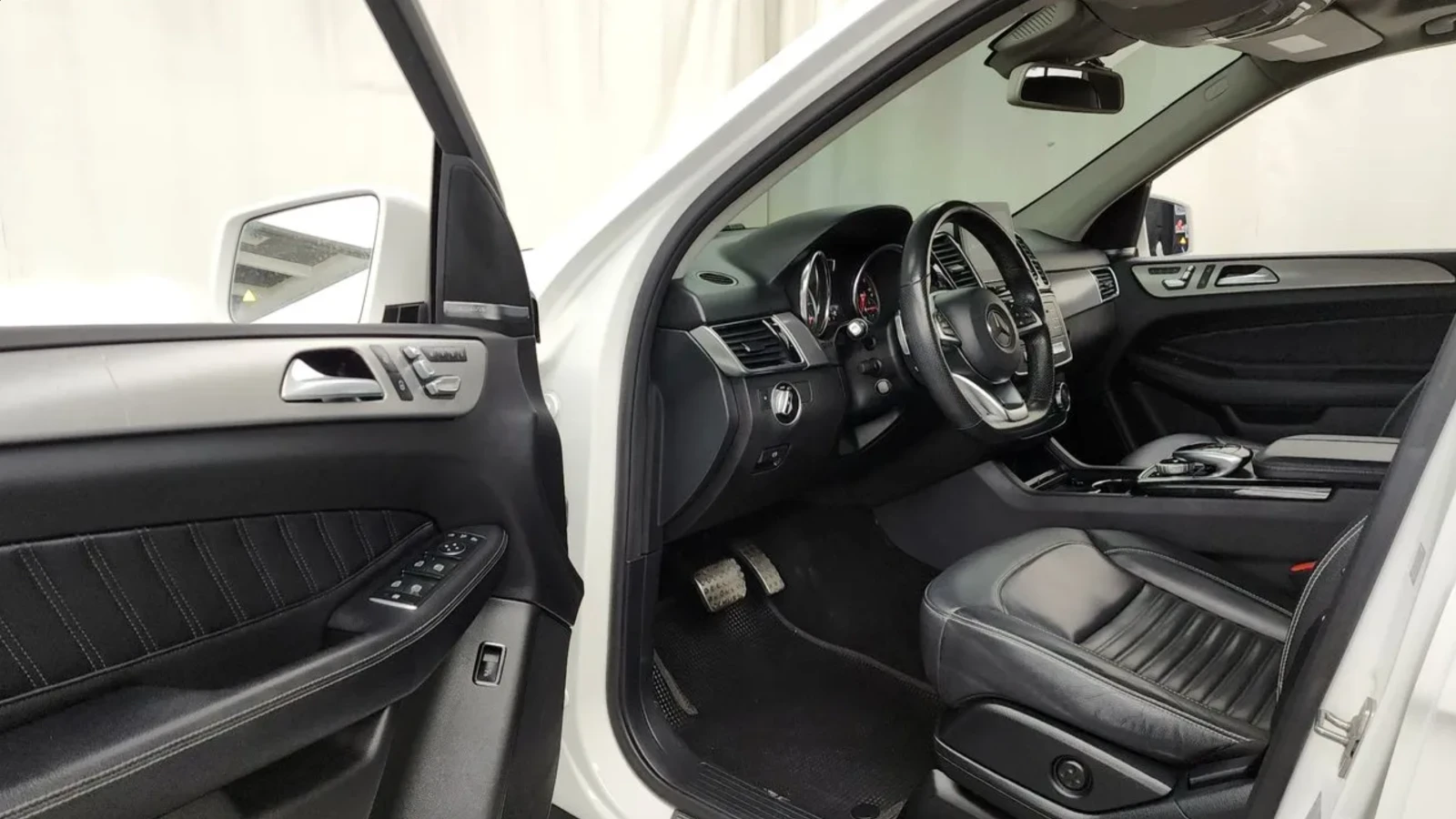 Mercedes-Benz GLE 350d PREMIUM | 4MATIC | 360 КАМЕРА | AMG-LINE | , снимка 7 - Автомобили и джипове - 54591321