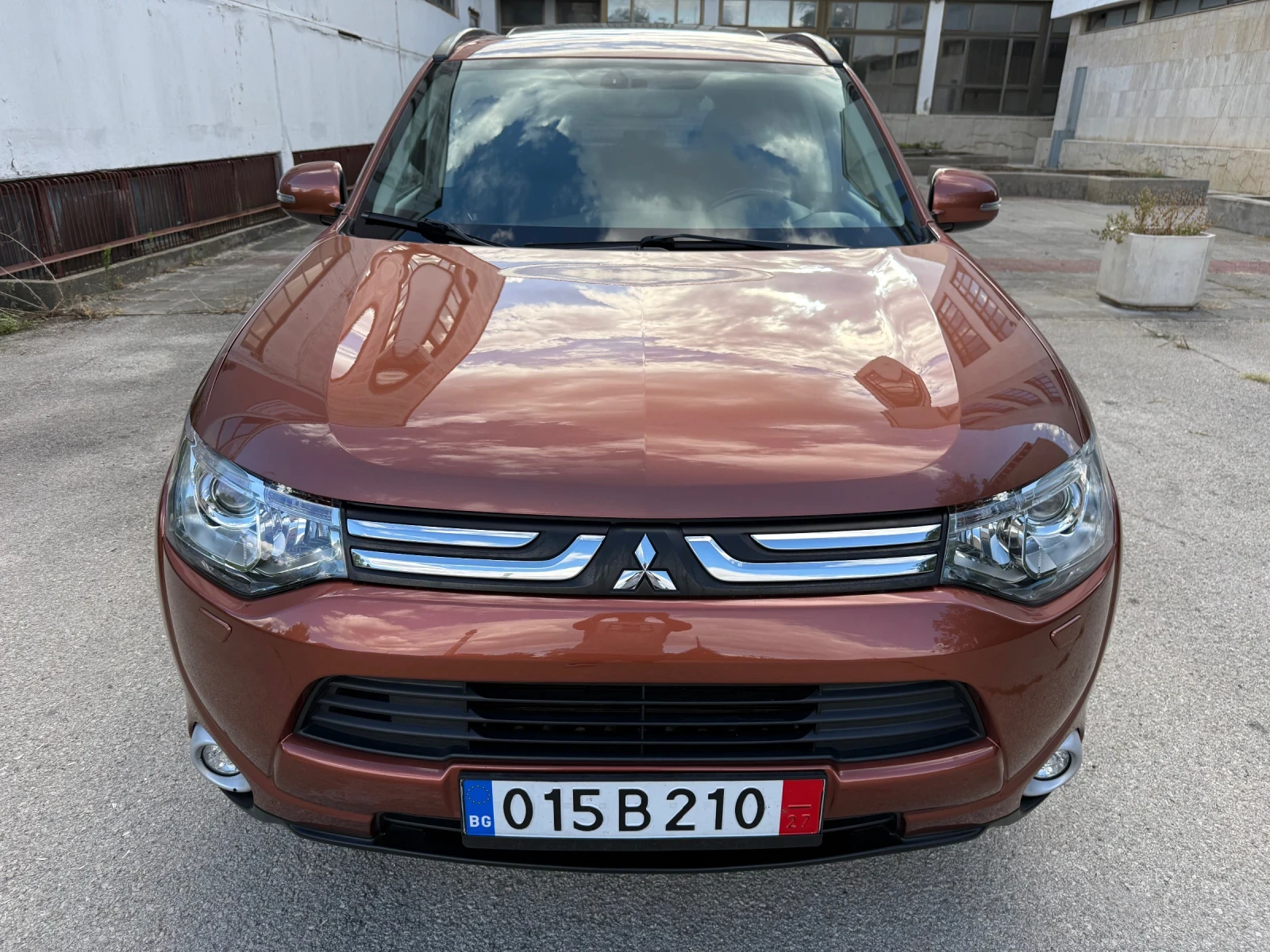 Mitsubishi Outlander 2.0i AUTOMATIC / 7 МЕСТА