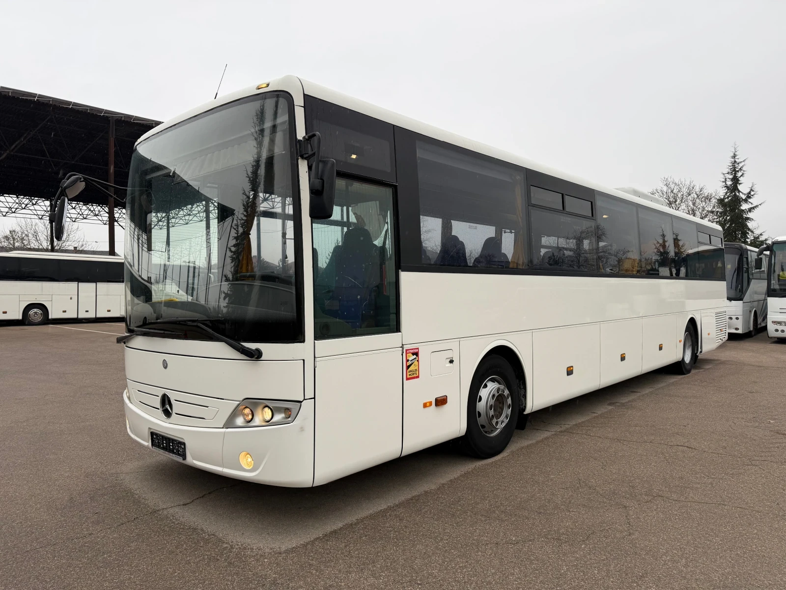 Mercedes-Benz Intouro O 560 ME H KLIMA 61+ 1места, 23прави - изображение 2