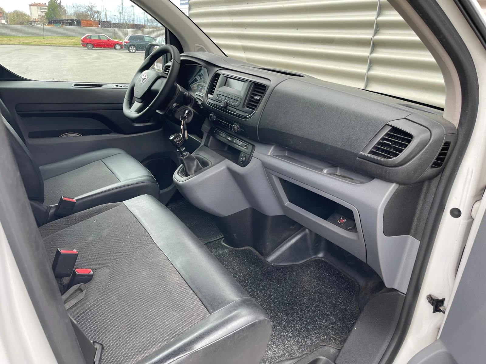 Toyota Proace 1.5 TURBO DIESEL 120 К.С. 2019 Г. 2 КЛЮЧА ЕВРО 6, снимка 11 - Бусове и автобуси - 54084864