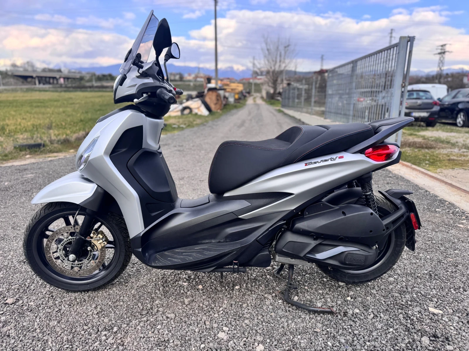 Piaggio Beverly 300hpe, ABS-ASR, 2021год., снимка 3 - Мотоциклети и мототехника - 53933629