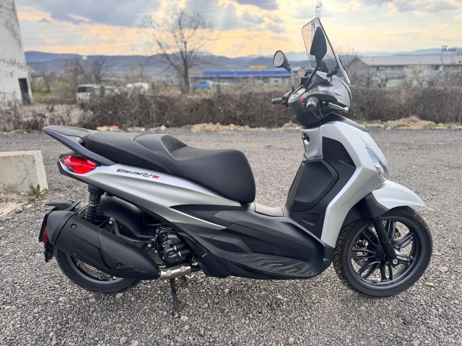 Piaggio Beverly 300hpe, ABS-ASR, 2021год., снимка 7 - Мотоциклети и мототехника - 53933629