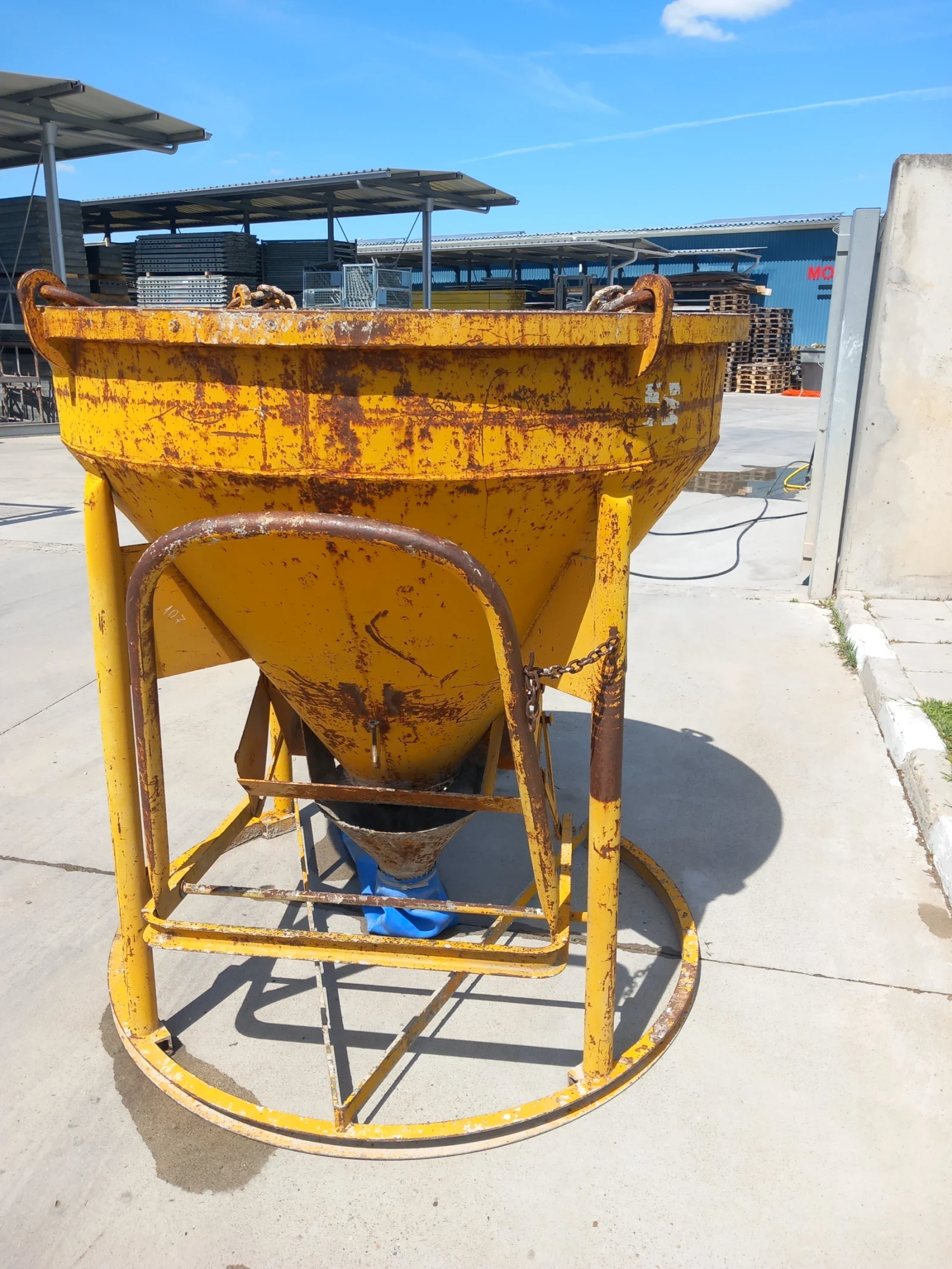 Допълнително оборудване Друг вид Пери кюбел за бетон 750л.