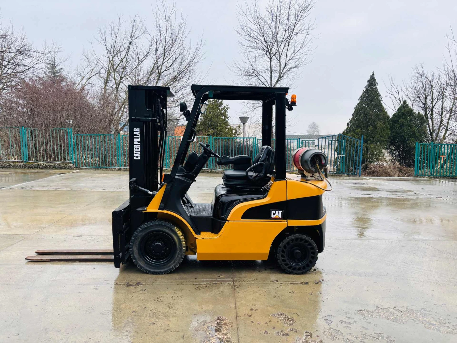 ������� Cat ������� ���������� � ������� ���������� | Mobile.bg � ����������� 1