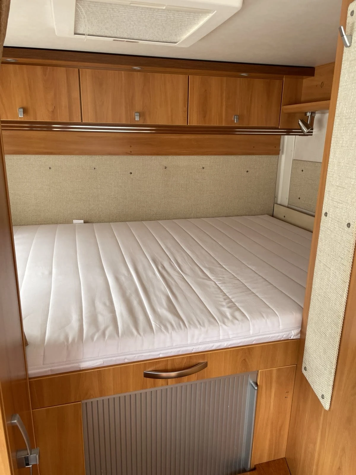 Кемпер HYMER / ERIBA B 528 CL, снимка 13 - Каравани и кемпери - 54031517