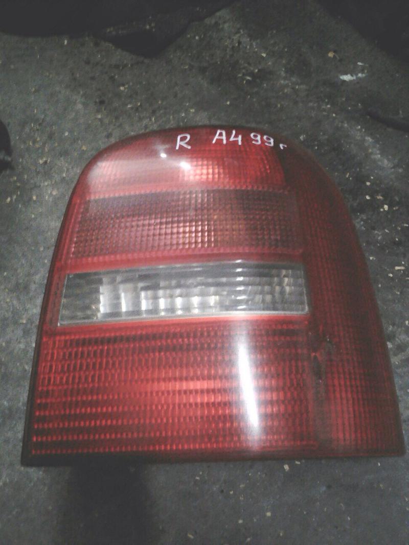 Светлини за Audi A4, снимка 1 - Части - 17907218