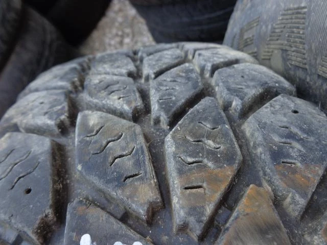 Гуми Всесезонни 205/70R14, снимка 3 - Гуми и джанти - 22350844