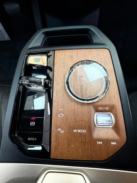 BMW iX 40/98%SOH/Sport/xDrive/360/Alcantara/Масаж/, снимка 11