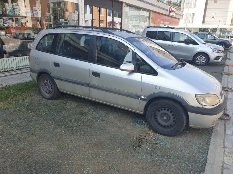 Opel Zafira, снимка 3 - Автомобили и джипове - 47220837