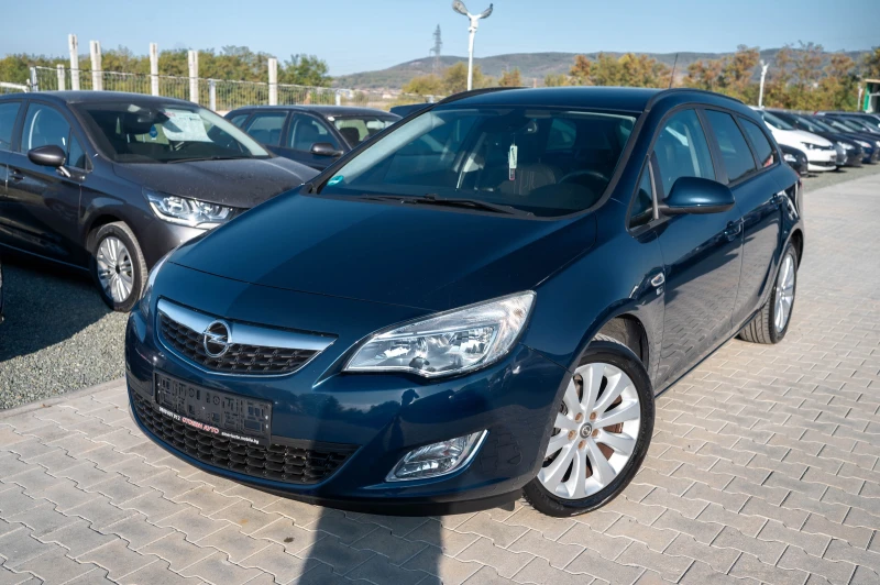 Opel Astra 1.4* 140кс* ЕВРО5* 2012г, снимка 1 - Автомобили и джипове - 47706333