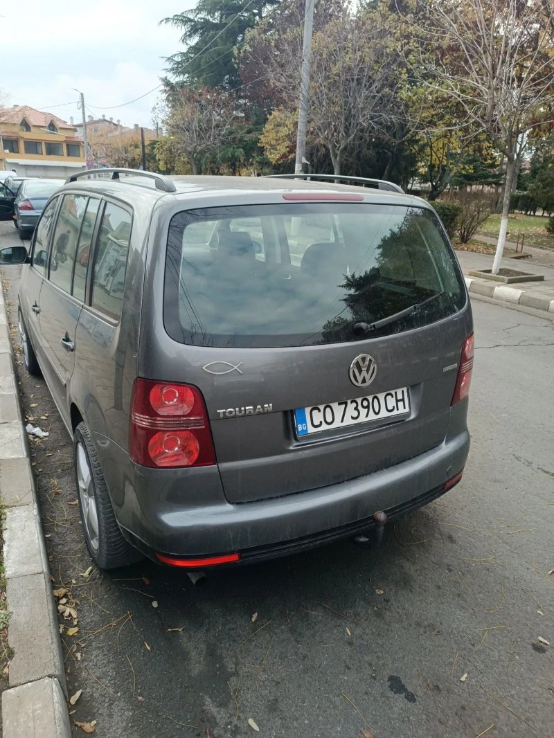 VW Touran, снимка 3 - Автомобили и джипове - 48296046