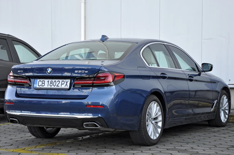 BMW 530E Plug-in Hybrid xDrive Luxury line !ГАРАНЦИОНЕН!, снимка 4 - Автомобили и джипове - 48412054