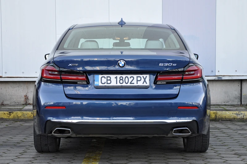 BMW 530E Plug-in Hybrid xDrive Luxury line !ГАРАНЦИОНЕН!, снимка 5 - Автомобили и джипове - 48412054