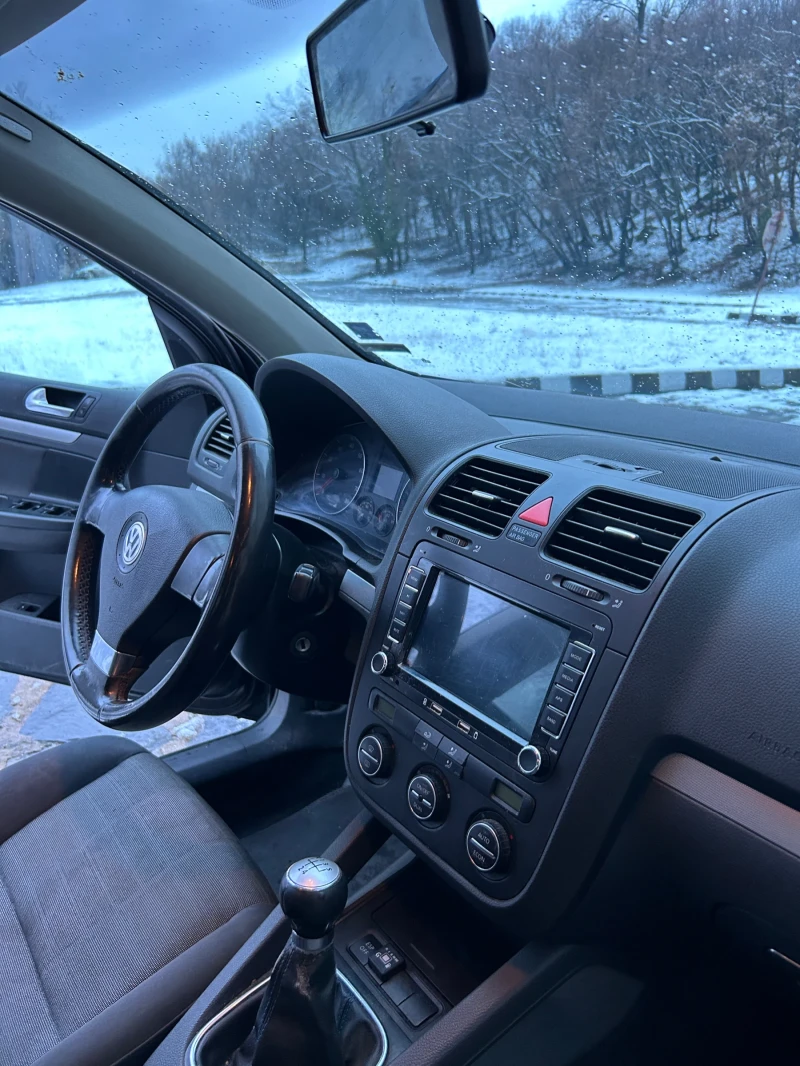 VW Golf 1.6 102 ks, снимка 7 - Автомобили и джипове - 48497621