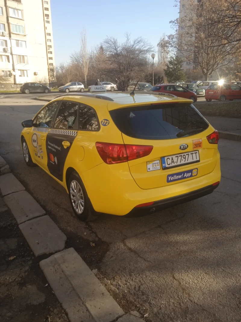 Kia Ceed 1.4 Перфектна Топ, снимка 5 - Автомобили и джипове - 49384141