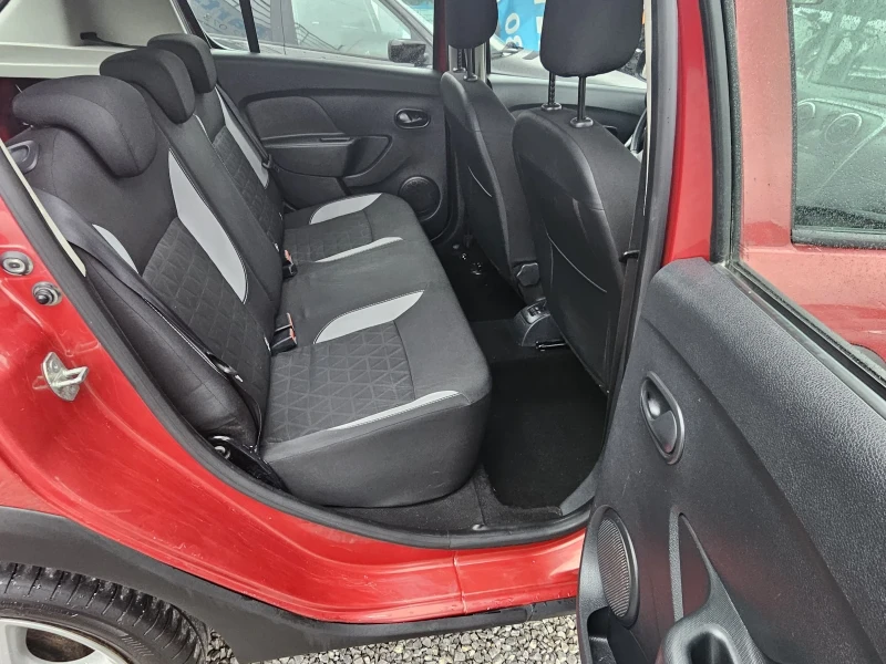 Dacia Sandero Stepway 1.5dci, снимка 14 - Автомобили и джипове - 49728658