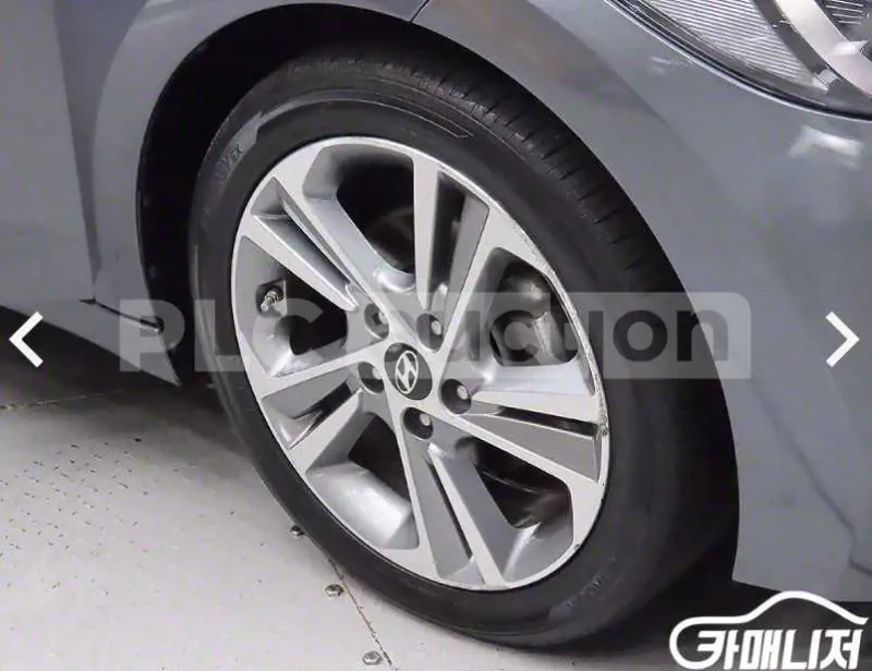 Hyundai Elantra, снимка 5 - Автомобили и джипове - 52333051