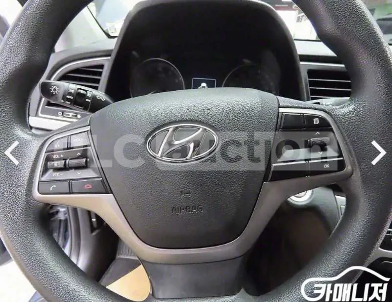 Hyundai Elantra, снимка 13 - Автомобили и джипове - 52333051