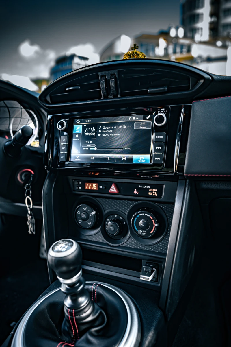 Subaru BRZ 2.0, снимка 15 - Автомобили и джипове - 52673095