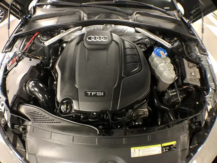 Audi A4 KOMFORT * CARFAX * АВТО КРЕДИТ * , снимка 9 - Автомобили и джипове - 54744591