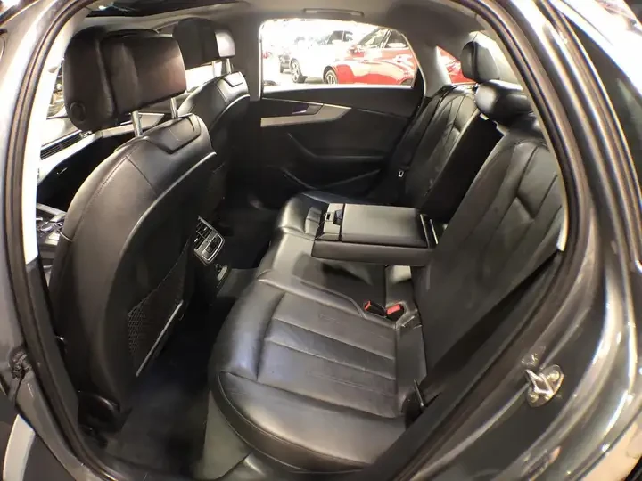 Audi A4 KOMFORT * CARFAX * АВТО КРЕДИТ * , снимка 12 - Автомобили и джипове - 54744591