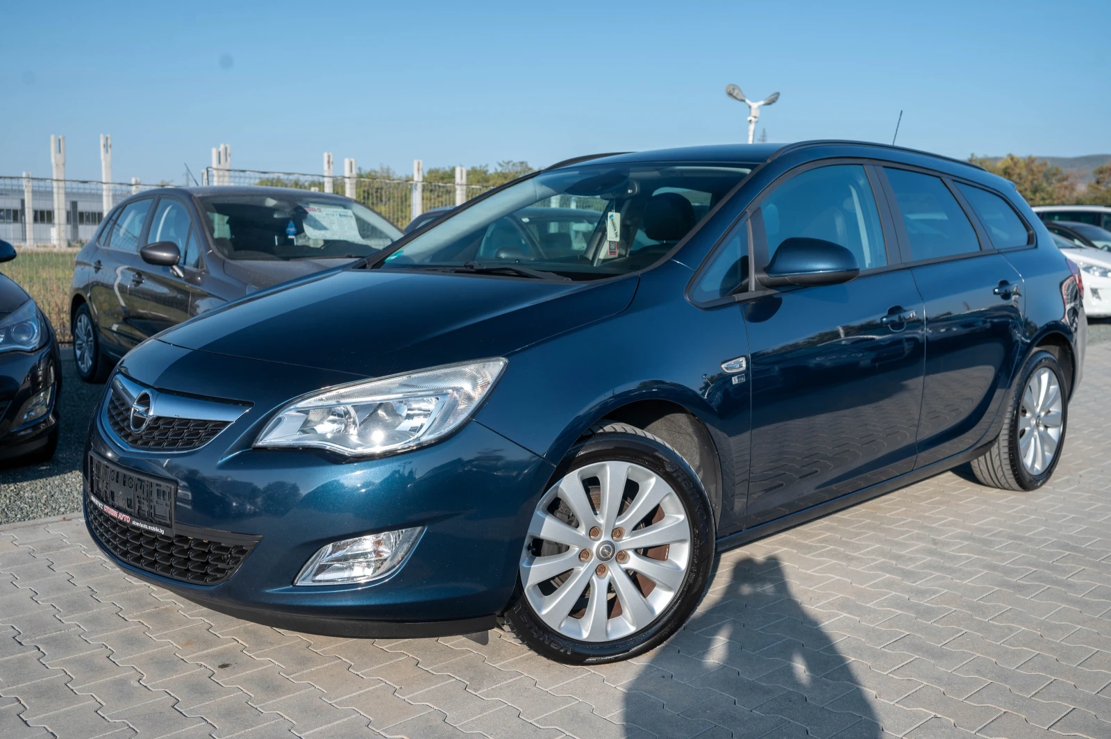 Opel Astra 1.4* 140кс* ЕВРО5* 2012г - изображение 3