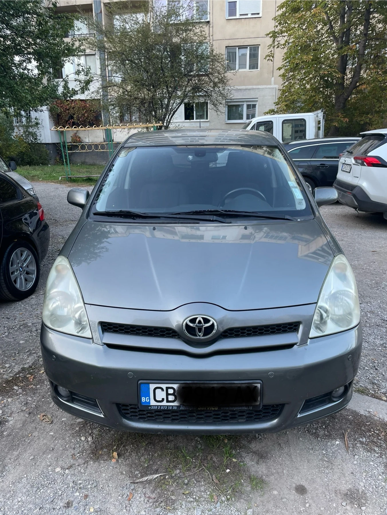 Toyota Corolla verso 2.2 - изображение 2