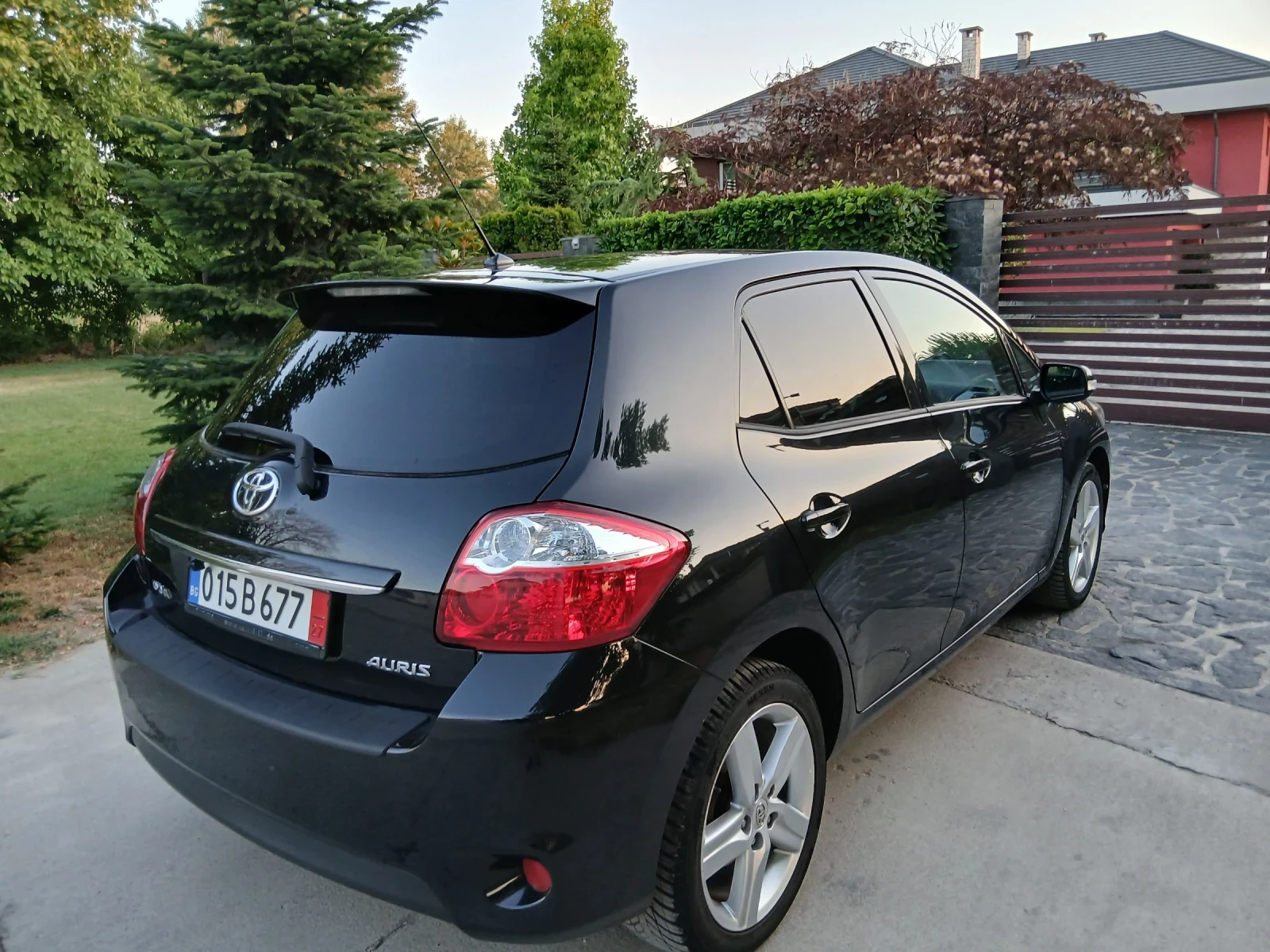 Toyota Auris 1.6 Club facelift - изображение 4
