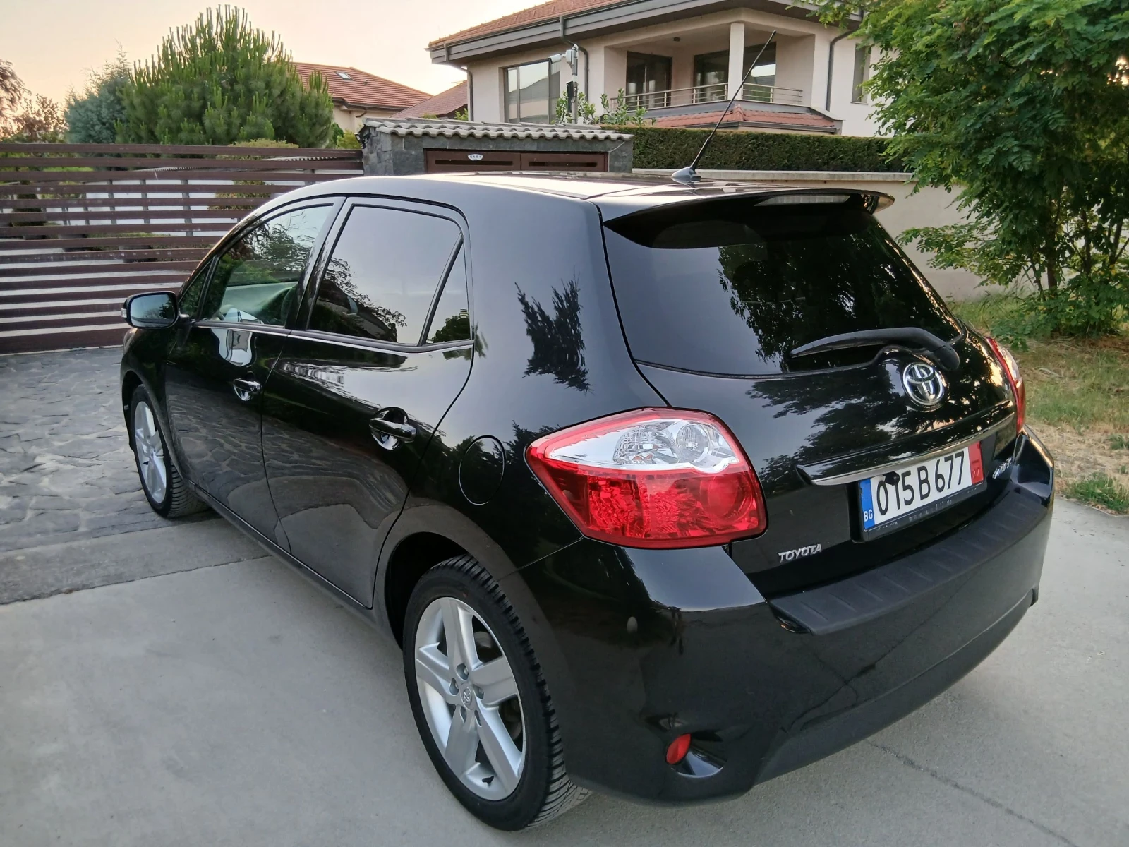 Toyota Auris 1.6 Club facelift - изображение 6